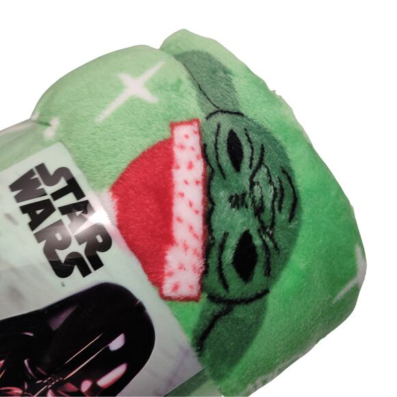 The Big One Star Wars Christmas Oversized Plush Throw - Picture 3 of 5